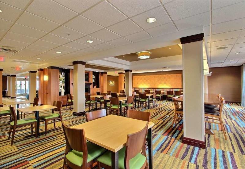 Fairfield Inn & Suites By Marriott Milwaukee Airport Oak Creek Bagian luar foto