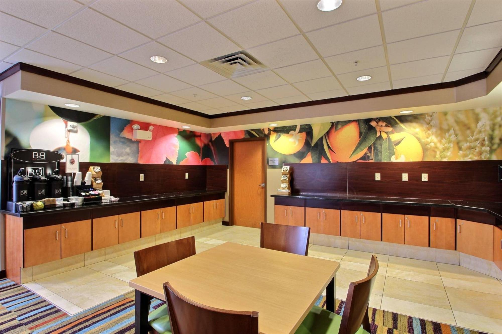 Fairfield Inn & Suites By Marriott Milwaukee Airport Oak Creek Bagian luar foto