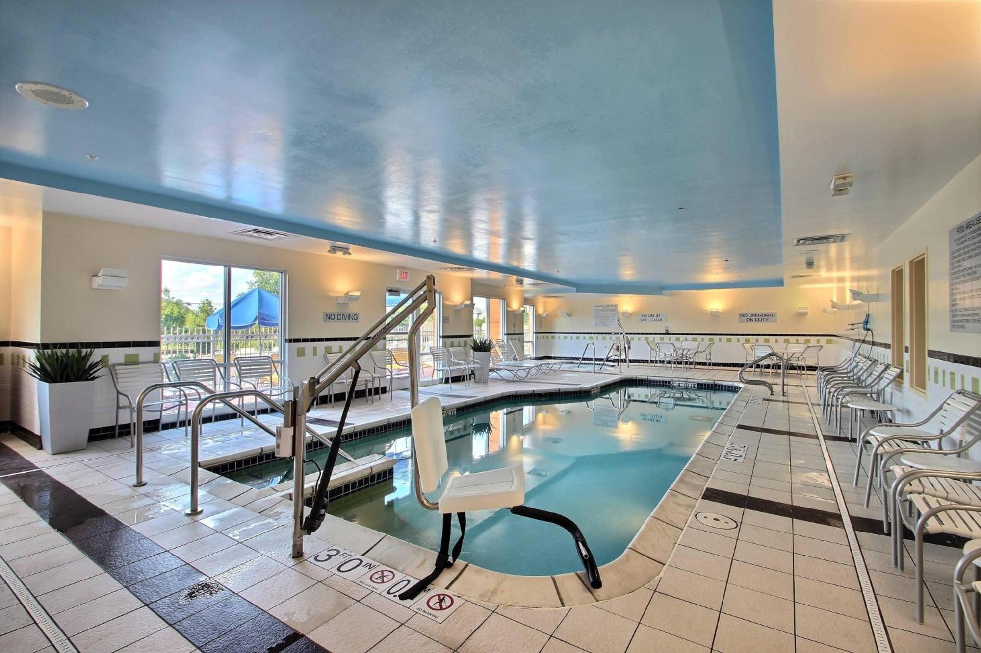 Fairfield Inn & Suites By Marriott Milwaukee Airport Oak Creek Bagian luar foto